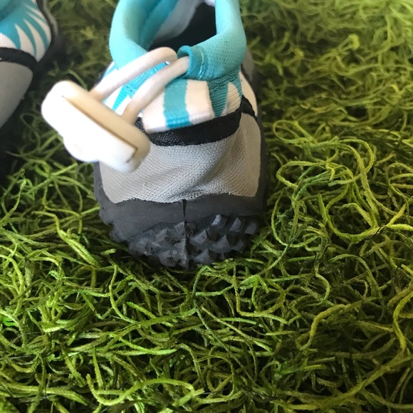 Fresco water shoes - Picture 3 of 5